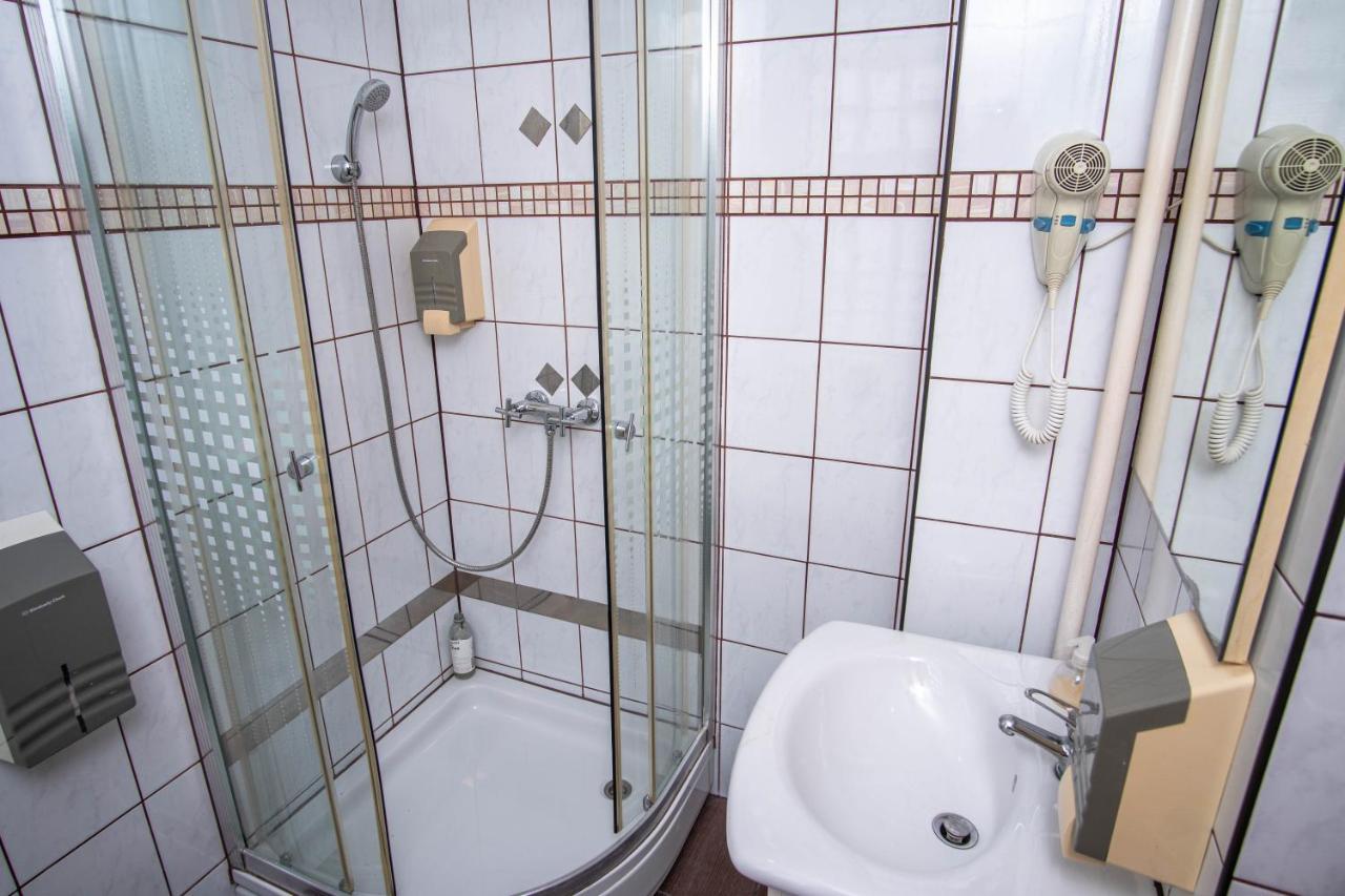 Sobe Amadeus Hotel Sesvete Bagian luar foto